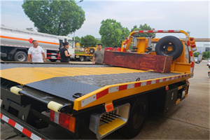 盐湖区附近拖车电话号码服务